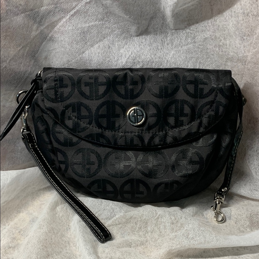 Giani Bernini  Signature Black  (8") Wristlet /Clutch With Detachable Strap